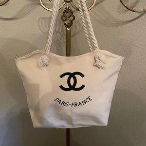 Women’s White & Black Logo’d Canvas Handbag W/Cotton Coiled Straps